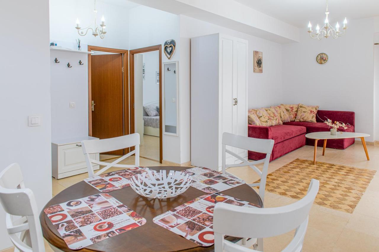 Morsky Apartment นาโวดาริ ภายนอก รูปภาพ